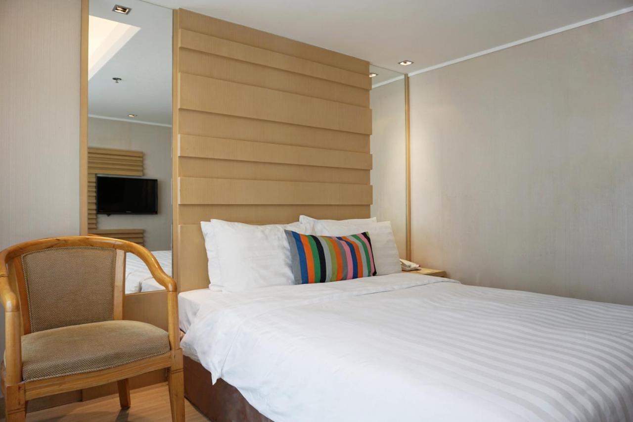 Hotel Benito Хонконг Екстериор снимка